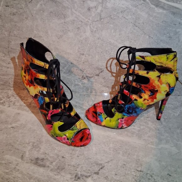 Steve Madden Heels - Picture 1 of 4